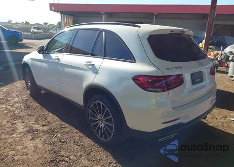 2021 Mercedes-Benz Glc 300 4Matic Suv z USA, uszkodzony, nr VIN W1N0G8EB9MF869065